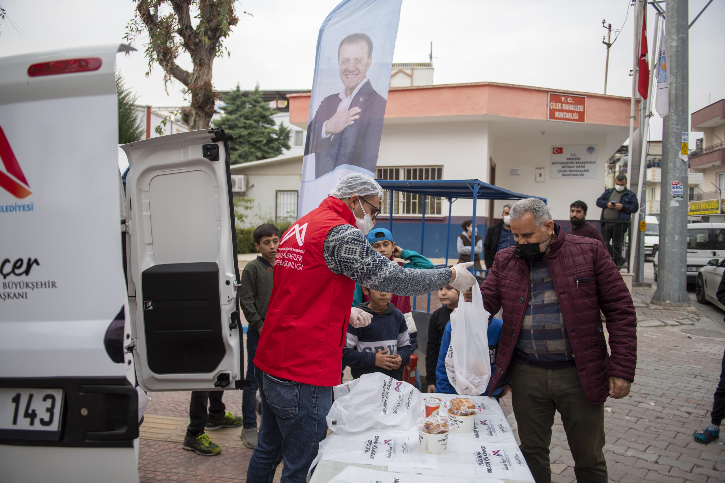 BAŞKAN SEÇER’DEN MAHALLE MUTFAKLARI PAYLAŞIMI: “HAFTA SONLARI DA HİZMET VERECEK”