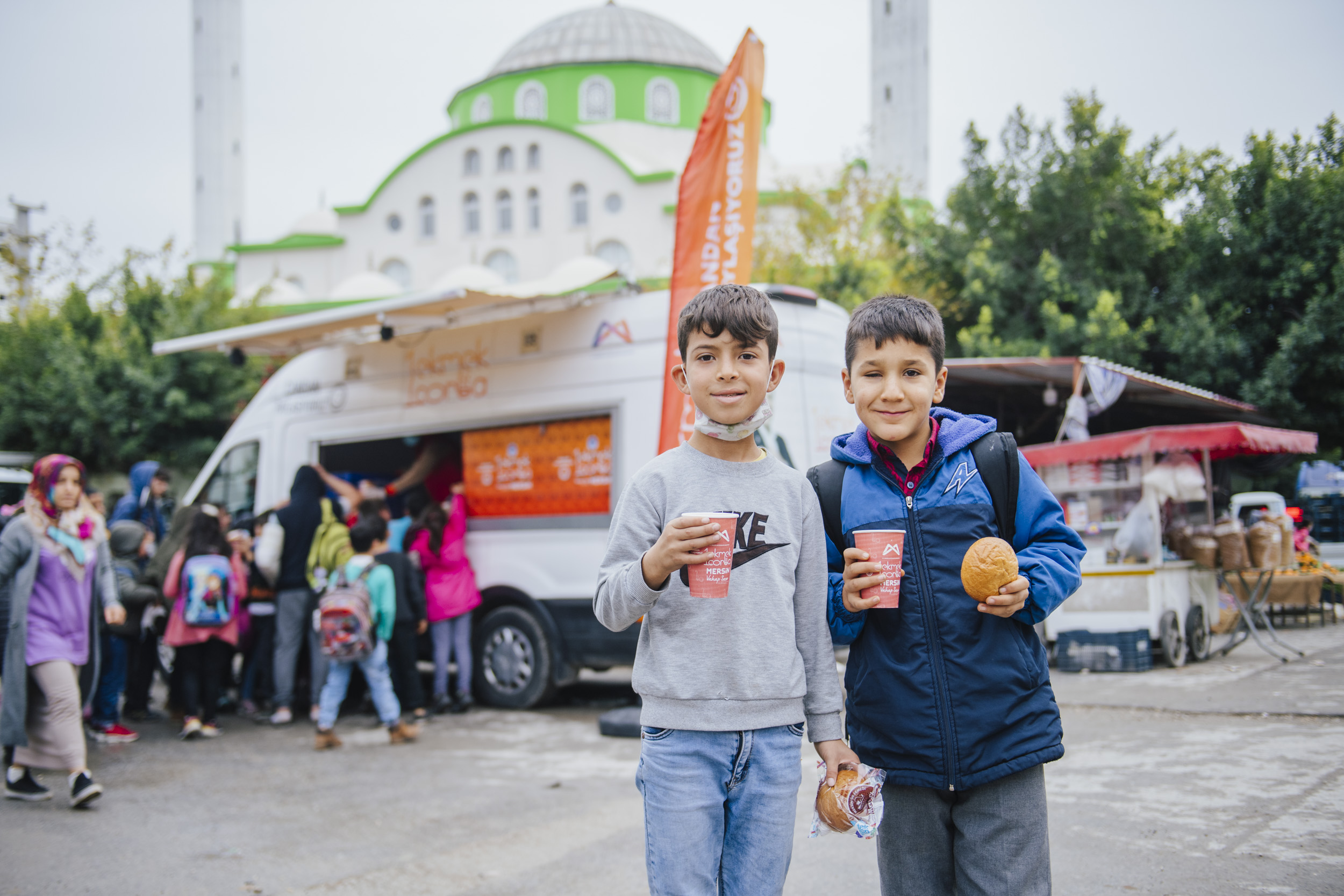 BÜYÜKŞEHİR’İN SABAH ÇORBASI ARTIK TÜM GÜN VATANDAŞLARA ULAŞIYOR ;