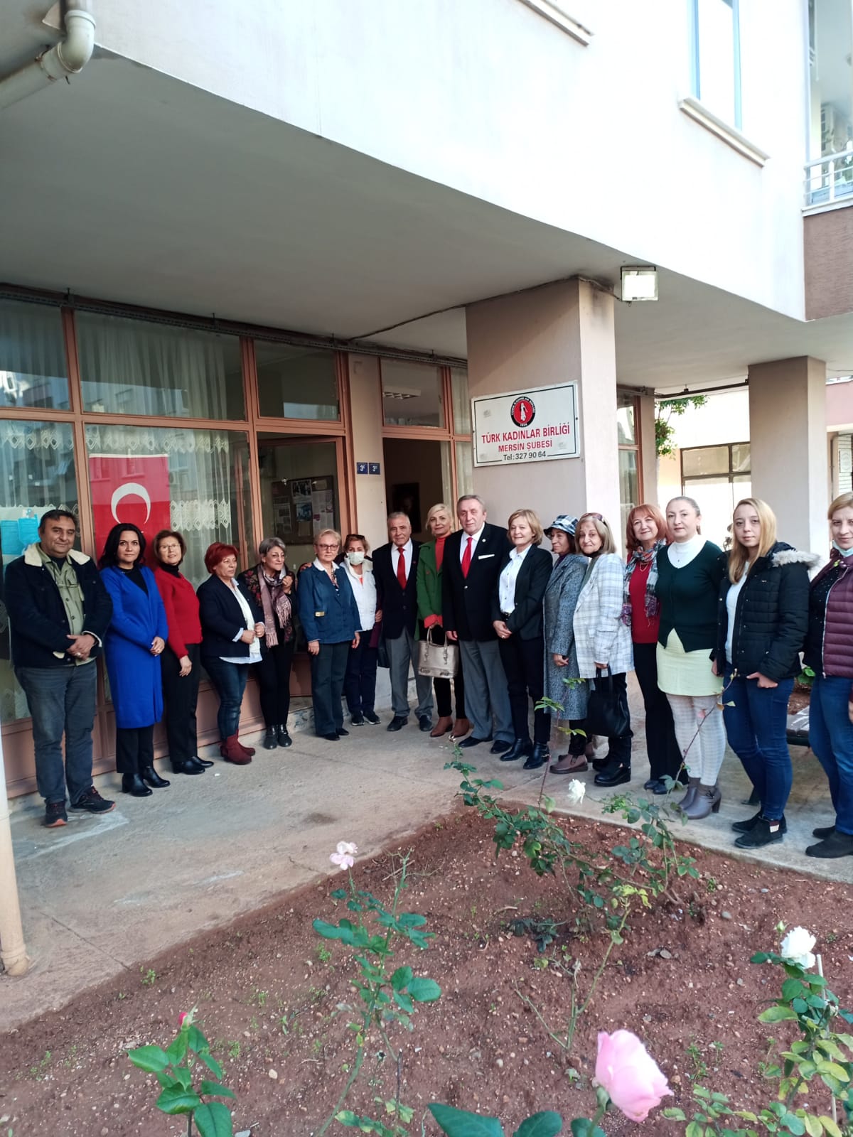 MERSİN DOĞRU PARTİ İL BAŞKANI ve yönetimi TÜRK KADINLAR BİRLİĞİ ne ziyaret;