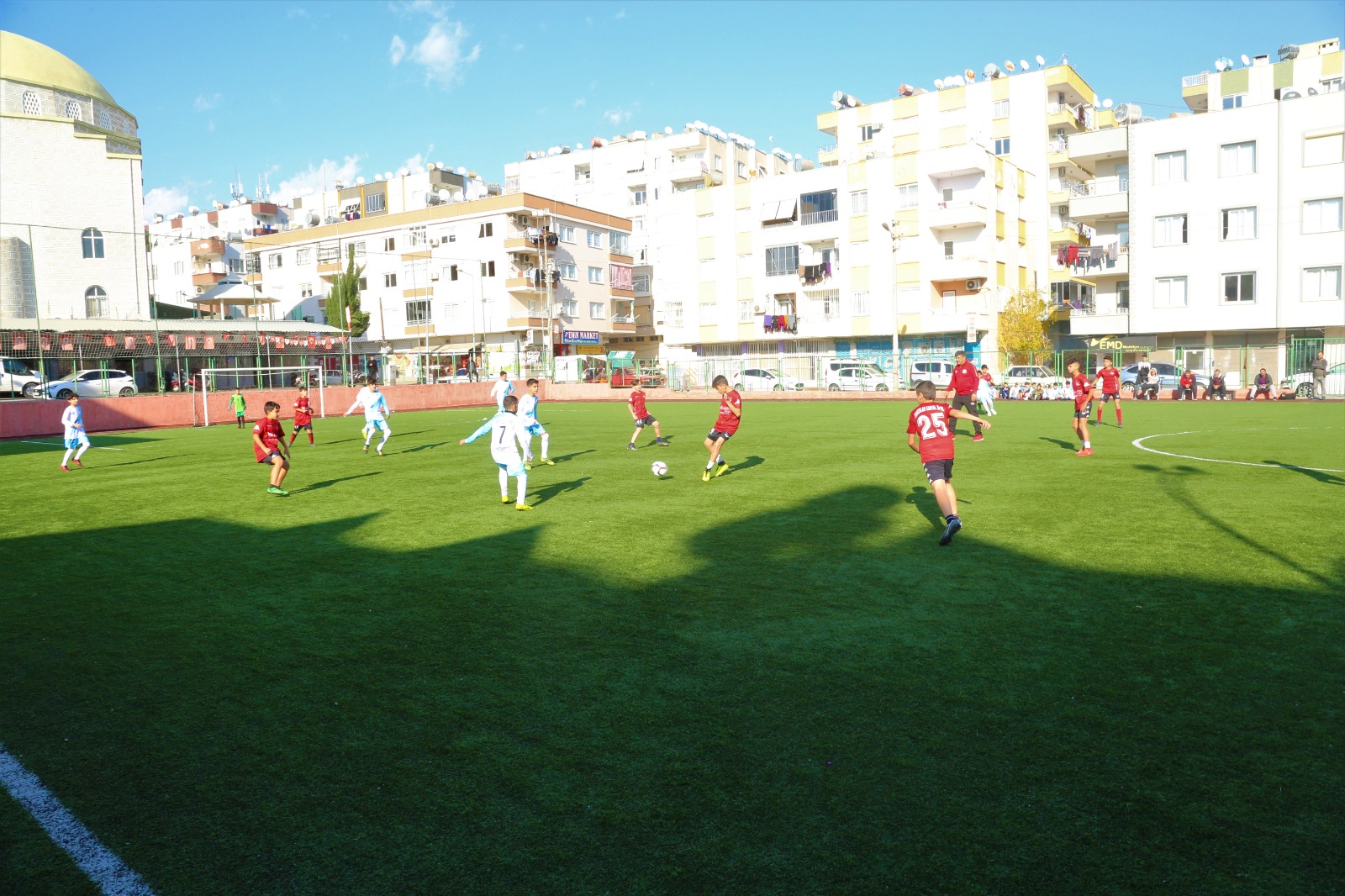 MİNİKLERİN 3 OCAK FUTBOL TURNUVASI HEYECANI TOROSLAR’I SARDI;