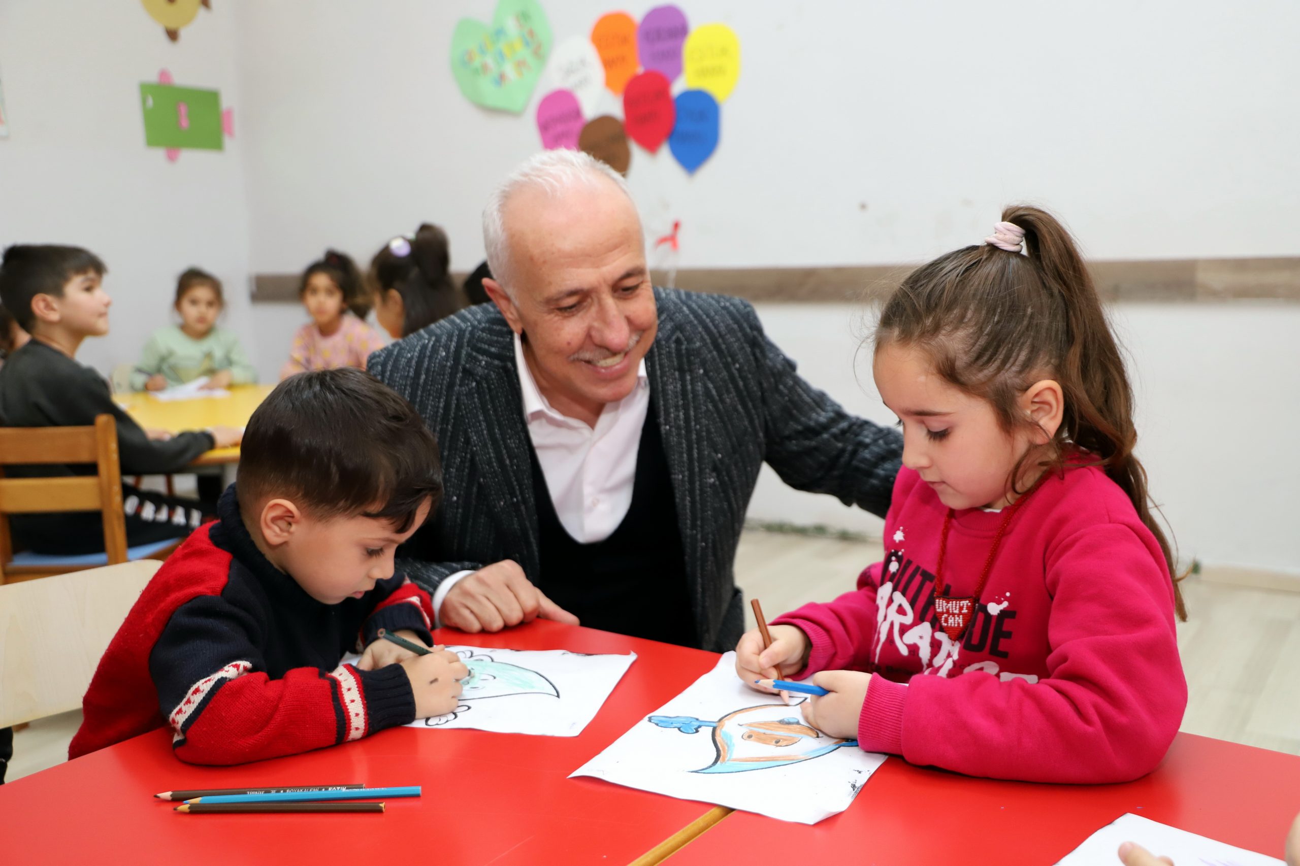 Akdeniz Belediye Başkanı