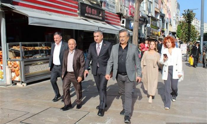 CHP’li Aytekin Akdeniz’de sorun tespit çalışmaları devam ediyor dedi.  CHP’li Aytekin’den esnaf ziyareti: