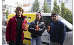 ÖĞRENCİLER GÜNE BÜYÜKŞEHİR’İN İKRAMI SICAK ÇORBA İLE BAŞLIYOR