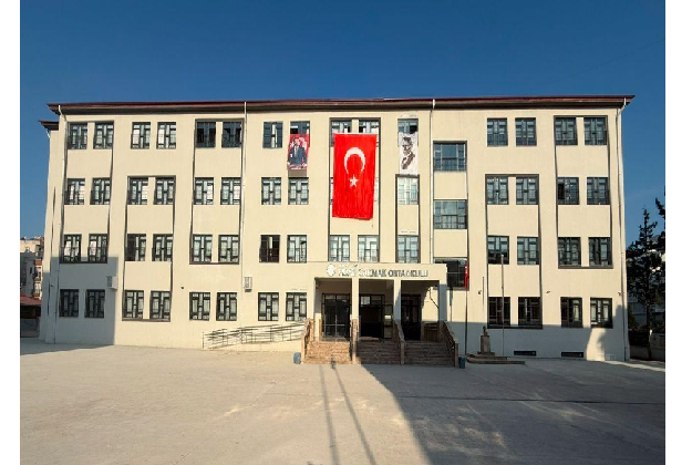 Kıratlı: “Mersin’de derslik sayısını 18 bin 750, okul sayısını bin 924’e yükselttik”