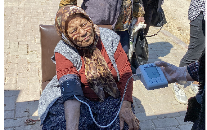 TARSUS BELEDİYESİ’NDEN MAHALLELERE ŞEFKAT ELİ  -TARSUS’TA SAĞLIK VE SOSYAL HİZMETLER YERİNDE SUNULUYOR