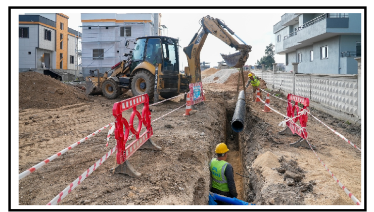 MESKİ, TARSUS İLÇESİNİN YENİ YERLEŞİM BÖLGELERİNE ATIK SU ALTYAPISIKAZANDIRDI MESKİ;ALTAYLILAR, YEŞİL VE BOLATLI MAHALLELERİNE YENİ KANALİZASYON HATTI DÖŞEDİ
