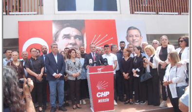 Türkiye Büyük Millet Meclisi Başkanvekili, ömrünü barış ve kardeşliğe adamış bir demokrasi neferi olan Sırrı Süreyya Önder’i sonsuzluğa uğurladık. Kendisine Allah’tan rahmet, ailesine, sevenlerine ve DEM Parti’ye başsağlığı diliyoruz.