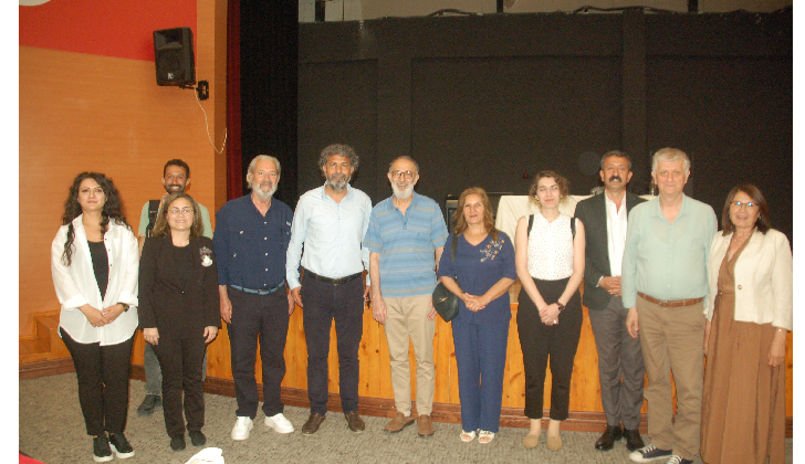 BARIŞ VÂKIFININ EVSAHİPLİĞİNİ YAPTIĞI SİLAHSIZ SİYASİ ÇATIŞMALARDA MÜZAKERE SÜRECİ KONUSUNUN UZMANLARI OLAN MODÜLETÖRLÜĞÜ NÜ YAPAN SİNAN MUŞTU KONUYLA İLGİLİ UZMAN KONUKLARI; ÜMİT AKTAŞ, DR, ZEYNEP ARDIÇ, HAKAN TAHMAZ, ın konuk olduğu Konulu panele katıldım,