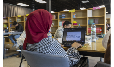 BÜYÜKŞEHİR’İN OKUMA SALONLARI KONFORLU BİR ORTAM SUNUYOR GENÇLERİN YENİ ÇALIŞMA ODASI; BÜYÜKŞEHİR OKUMA SALONLARI  BÜYÜKŞEHİR OKUMA SALONLARINDA KİMİ DERS ÇALIŞIYOR, KİMİ KİTAP OKUYOR