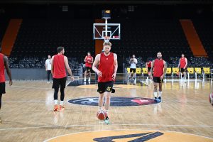 CARETTALAR EFES’TEN GALİP DÖNMEK İSTİYOR ;