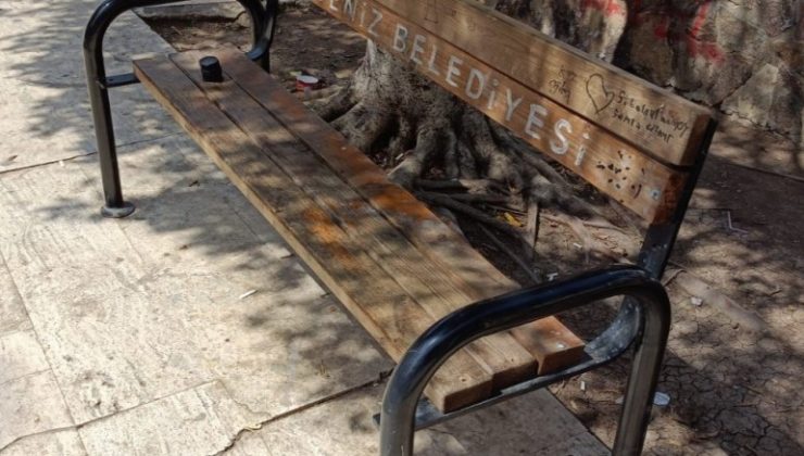 Akdeniz Belediyesi’nin farklı mahallelerinde bulunan parklara,  vandalca saldırı