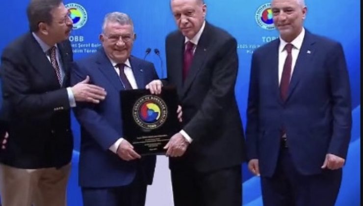 Mersin Ticaret Borsası Başkanı Abdullah Özdemir, 30. Hizmet Yılı Şeref Belgesini Cumhurbaşkanı Recep Tayyip Erdoğan’dan Aldı