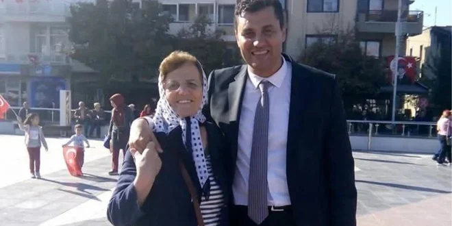 Ferdi Zeyrek’in vefatını öğrenen annesi Gülten Zeyrek’in fenalaştığı için tedavi altına alındığı bildirildi