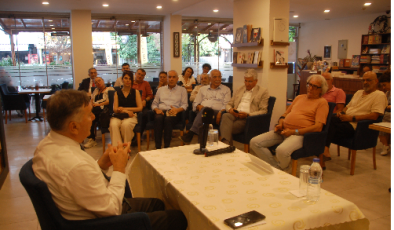 ERCAN GÜNEŞ GAZETECİ YAZAR SOKAK KİTAP EVİNDE YİTİP GİDEN KUŞAKLAR 78LİLER KİTABININ  İMZA GÜNÜNÜ DÜZENLEDİ.