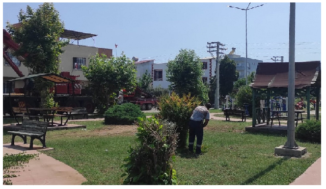AKDENİZ’İN PARK VE BAHÇELERİ YENİLENİYOR