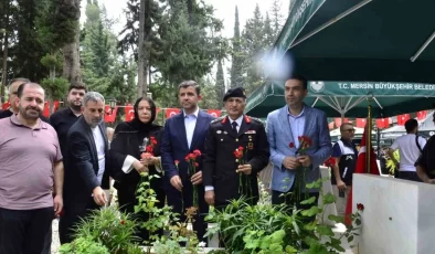 Mersin’de Jandarma Teşkilatının 186. kuruluş yıldönümü dolayısıyla Toroslar ilçesindeki şehir mezarlığında anma töreni düzenlendi. Törende, şehitler dualarla anılırken, mezarlarına gül ve karanfil bırakıldı.