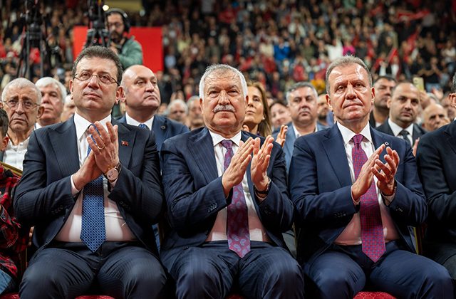 Başkan Vahap Seçer,”Moralleri Yüksek,Halka Güvenleri Tam”