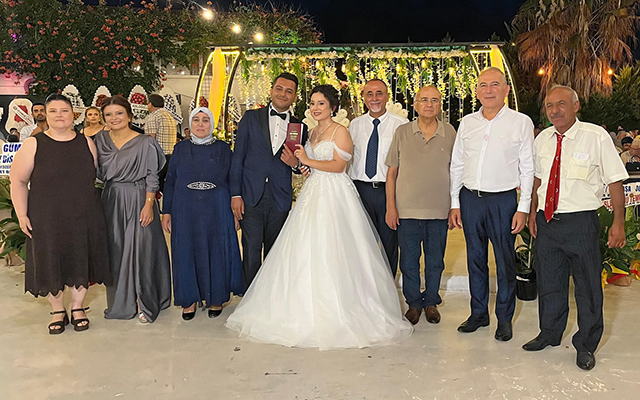 Gözde ve Mehmet Düğününde Siyaset ve İş Dünyası Bir Araya Geldi