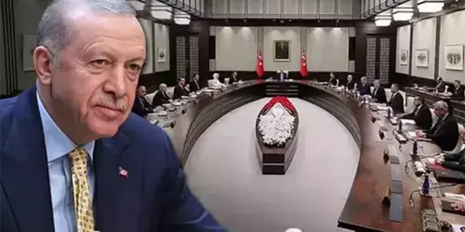 Erdoğan AKP’de taşları yerinden oynatacak! Kabine değişikliğinde iki ihtimal masada!