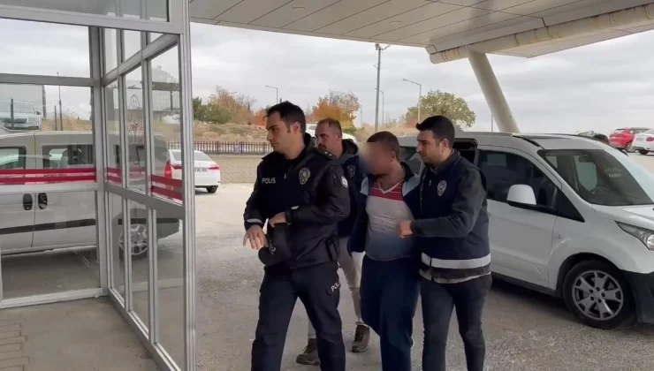 Ailesinden çaldığı altınlar için ailesini katletmiş Tekirdağ’ın Muratlı ilçesinde anne ve babasını öldürdükten sonra amca, yenge ve dedesini yaralayan 17 yaşındaki A.Ç. hakkında açılan davada ilk duruşma görüldü.