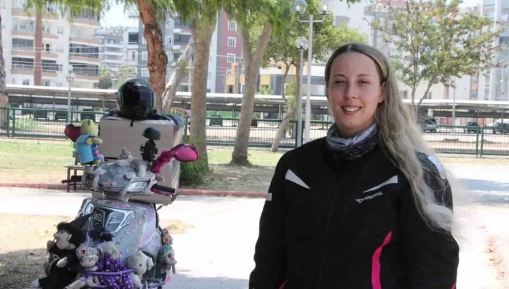 Mersin’in Renkli Kuryesi Trafiğe Neşe Katıyor