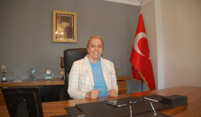 SALİHA ADICAN DİYORKİ;KADINLAR YAŞASIN DÜNYA SEVGİ DOLSUN.