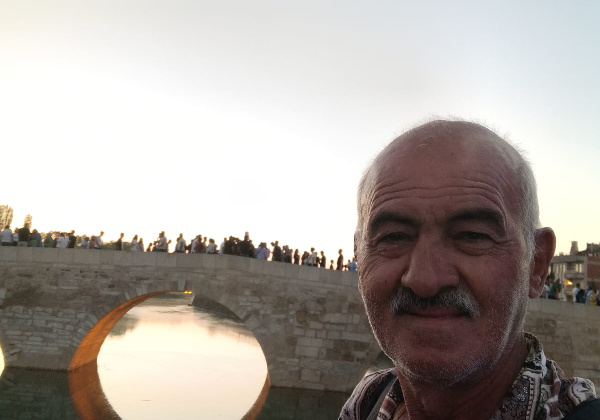 Çelikten Şiire: Bir Sanatkârın İki Farklı Dünyası; Demirin Ustasından Kelimelerin Şairine: Alican Gül’ün İlham Veren bir başka hikâyesi; Çelikten Şiire: Bir Sanatkârın İki Farklı Dünyas