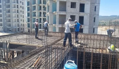 Mersin’de 45 Derecede Ekmek Mücadelesi! İnşaat İşçileri Sıcakla Savaşıyor