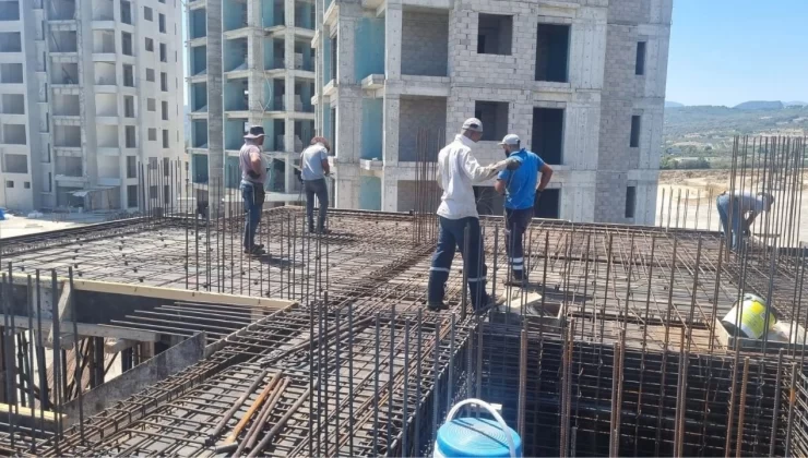 Mersin’de 45 Derecede Ekmek Mücadelesi! İnşaat İşçileri Sıcakla Savaşıyor