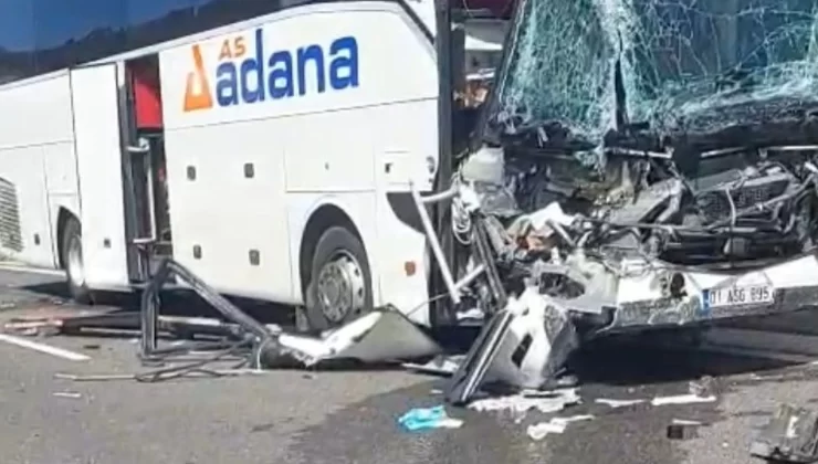 Mersin’de biri otobüs üç aracın karıştığı kaza ucuz atlatıldı