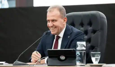 VAHAP SEÇER: HALKI SEVMEYEN AKDENİZ’DE BAŞKANLIK YAPAMAZ