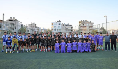 Mersin Ticaret ve Sanayi Odası (MTSO) Yönetim Kurulu Başkanı Hakan Sefa Çakır, Yönetim Kurulu Başkan Yardımcısı Mustafa Özdamar ve Yönetim Kurulu Üyesi İdris Üstemel ile birlikte, Akdeniz Gücü Spor Kulübünü ziyaret etti