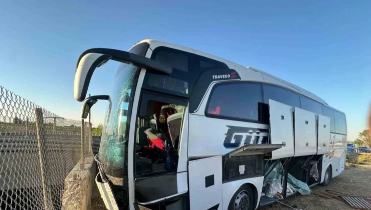 Tarsus’ta Yolcu Otobüsü Kazası: 13 yaralı