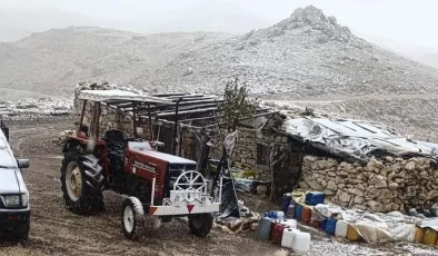 Mersin’de Anamur’un yüksek kesimlerine mevsimin ilk karı düştü
