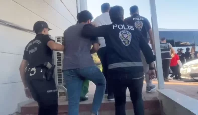 Mersin’de sosyal medyadan dolandıran şebeke çökertildi: 5 tutuklama