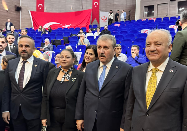 Destici’den Mersin’de birlik mesajı: “Doğruya doğru, yanlışa yanlış”