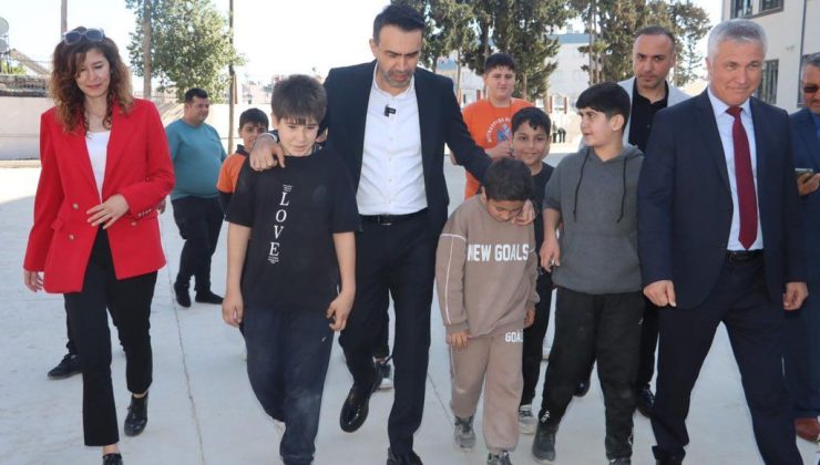 Aldemir’in Gündoğdu ziyaretinde öne çıkan modern okul yapısı, çocuklara daha güvenli ve güçlü bir öğrenme alanı sunuyor.