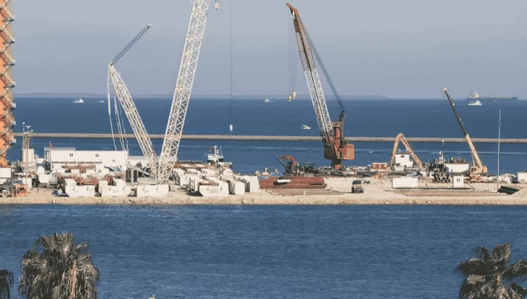MIP’in Vaatleri Boş Çıktı: Limanda Beklenen Büyüme Gerçekleşmedi Atatürk Parkı önüne yapılan yeni rıhtım da Mersin Limanının yükünü artırmadı