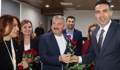 Mersin’de öğretmenler günü ziyareti: Nurettin Topçu’da sıcak buluşma