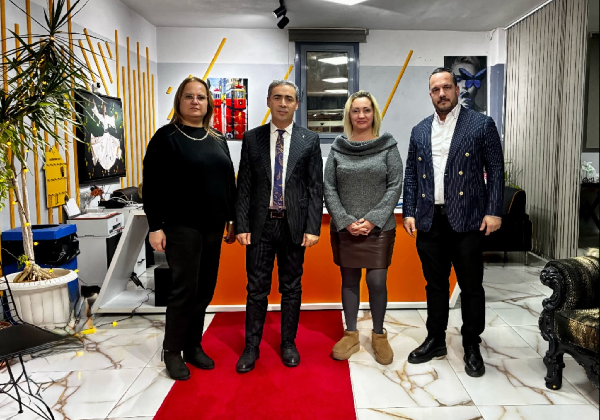 MERSİN EMLAK DÜNYASINDA SEÇİM HAREKETLİLİĞİ: AYDIN KARADUMAN SAHAYADA SEÇİM ÇASLIŞMALARINA DEVAM EDİYOR.