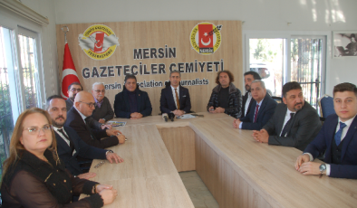 Mersin Tüm Emlakçılar Odası Başkan Adayı Aydın Karaduman, Mersin Gazeteciler Cemiyeti’ni ziyaret ederek, “Güçlü ve saygın bir meslek için geliyoruz” mesajı verdi.