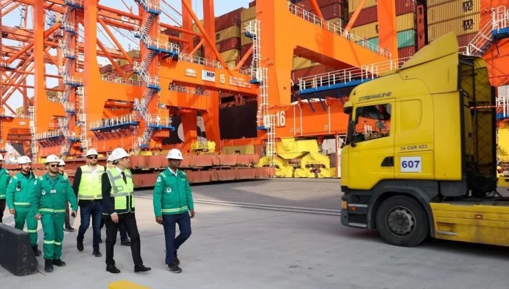 Mega gemilerin yeni adresi Mersin Limanı oldu