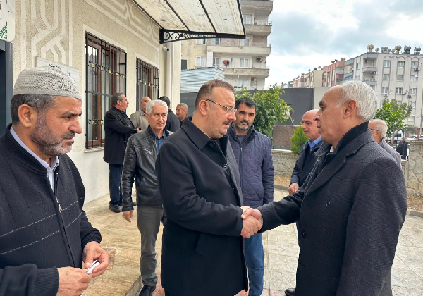 AK PARTİ TOROSLAR’DA VEFA VE DAYANIŞMA: BAŞKAN ÇOKKESER’DEN ANLAMLI ZİYARET