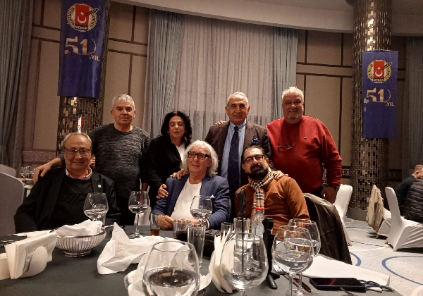 MERSİN BASINININ GURUR GECESİ: NACİ DURMAZ VE GAZETECİLER BİR ARADA!