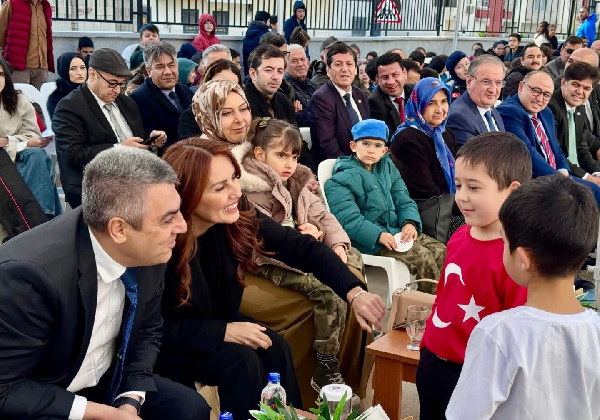 Erdemli’de Eğitim Hamlesi: İki Okul Açıldı, Binlerce Öğrenci Karne Aldı