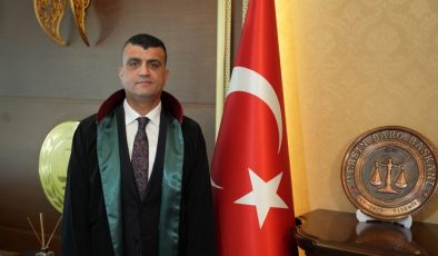 “BAĞIMSIZLIĞIMIZIN VE EGEMENLİĞİMİZİN EN KUTSAL SİMGESİDİR”