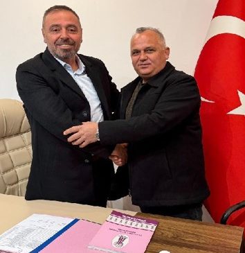 MERSİN SERVİSÇİ ESNAFINDA YENİ DÖNEM: ÖZGÜR DENİZ MAZBATASINI ALDI!