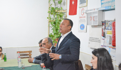 CHP’li Saydam Köprübaşı’nda Kollarını Sıvadı: “Üreticinin Derdi Bizim Derdimiz!”