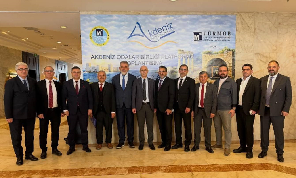 BAŞKAN TÜRKİLİ EV SAHİPLİĞİNDE DEV ZİRVE: AKDENİZ’İN NABZI MERSİN’DE ATTI!