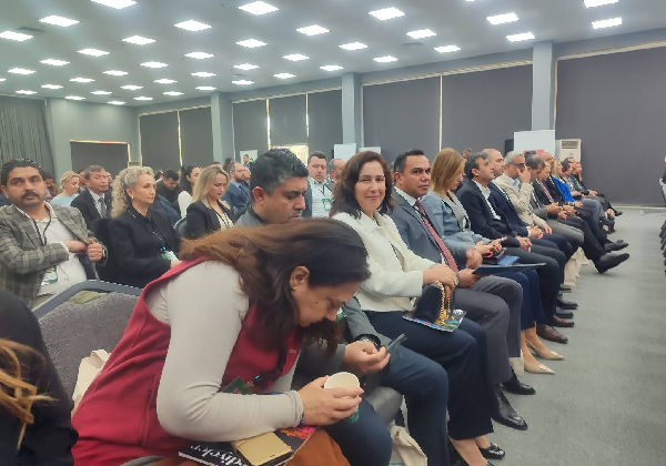 MERSİN’DE KIYI KENTLERİ ZİRVESİ: ZEHRA KORKMAZ’DAN SÜRDÜRÜLEBİLİR GELECEK VURGUSU!